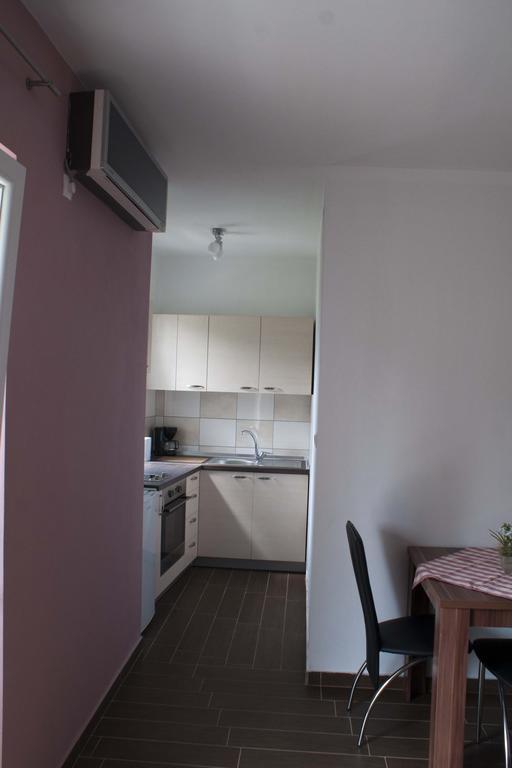 Apartments Martina ビビニェ エクステリア 写真