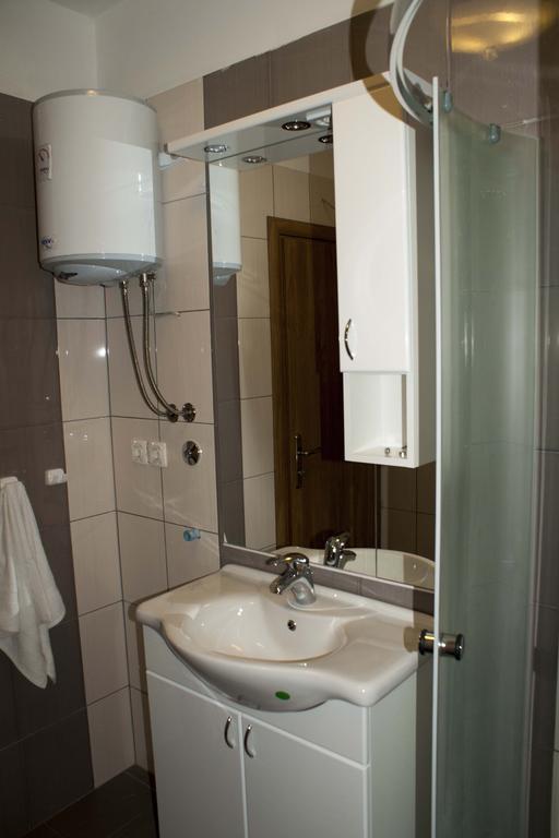 Apartments Martina ビビニェ エクステリア 写真