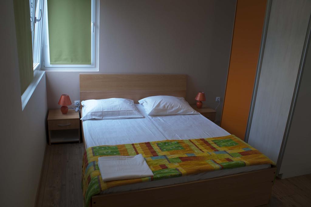 Apartments Martina ビビニェ エクステリア 写真