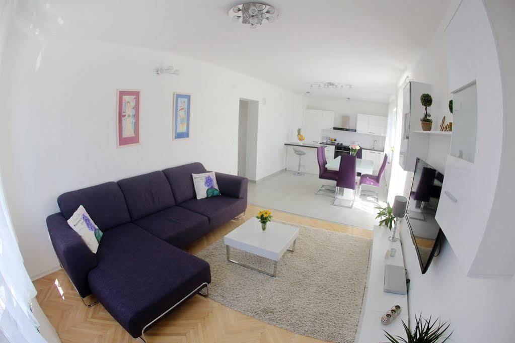 Apartments Martina ビビニェ エクステリア 写真