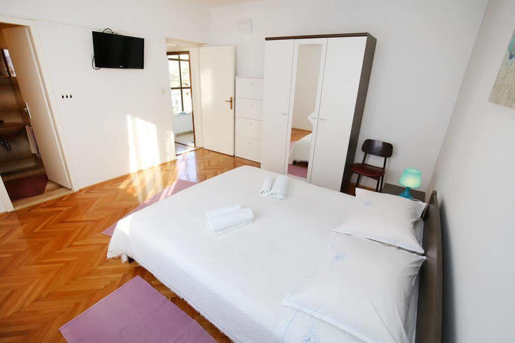 Apartments Martina ビビニェ エクステリア 写真