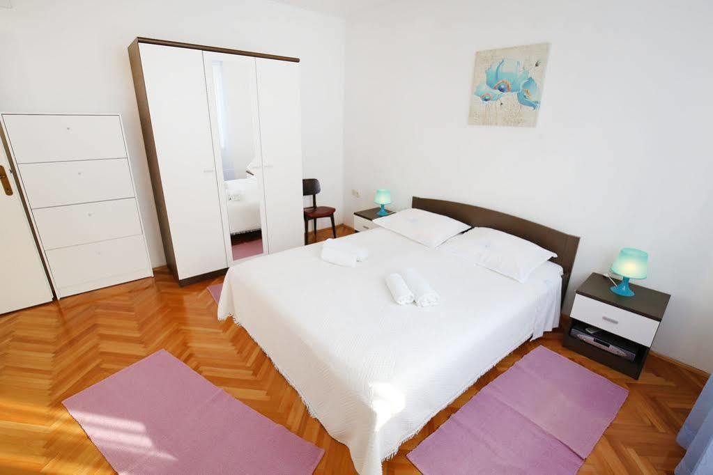 Apartments Martina ビビニェ エクステリア 写真